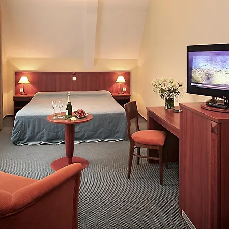 Promenada Hotel 3*
